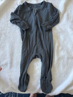 Hapiu Gray Footed Baby One-Piece Zipper Pajamas
